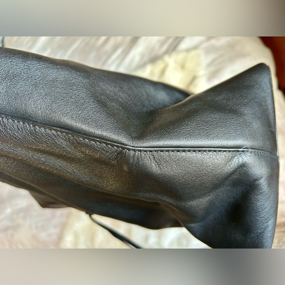 EUC Karl Lagerfeld Large all Leather Shoulder Bag like New - Picture 9 of 9